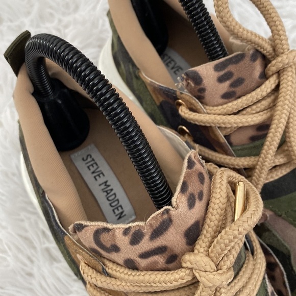 Steve Madden animal print cliff sneakers - Picture 8 of 9